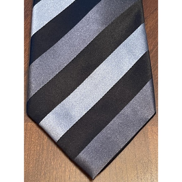 BCBG Attitude Black Gray Hand Made 100% Silk Men’s Neck Tie Made In China - Picture 1 of 9